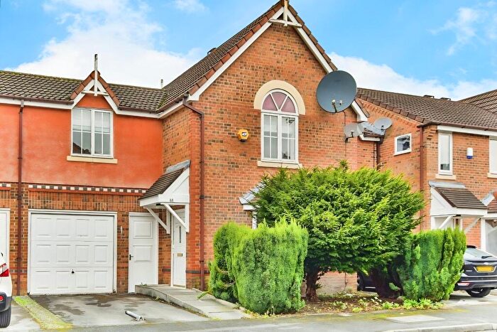 3 Bedroom Semi-Detached House To Rent In Chervil Close, Manchester, M14