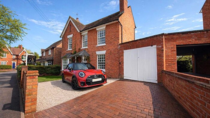 4 Bedroom Detached House For Sale In Wellesbourne, Georgian Style, Extended + Garden Office, CV35