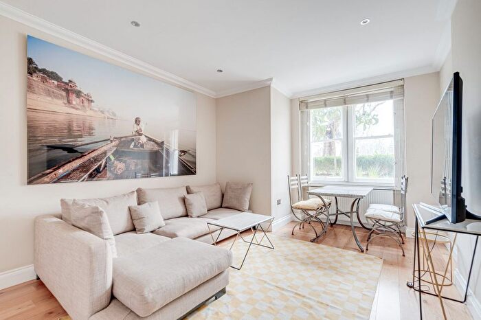 1 Bedroom Flat To Rent In Maida Avenue, Little Venice, London, W2