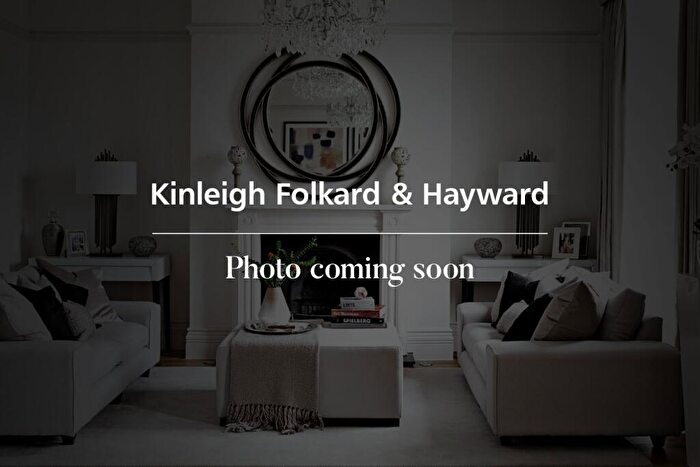 2 Bedroom Flat To Rent In Highgate Avenue, London, N6