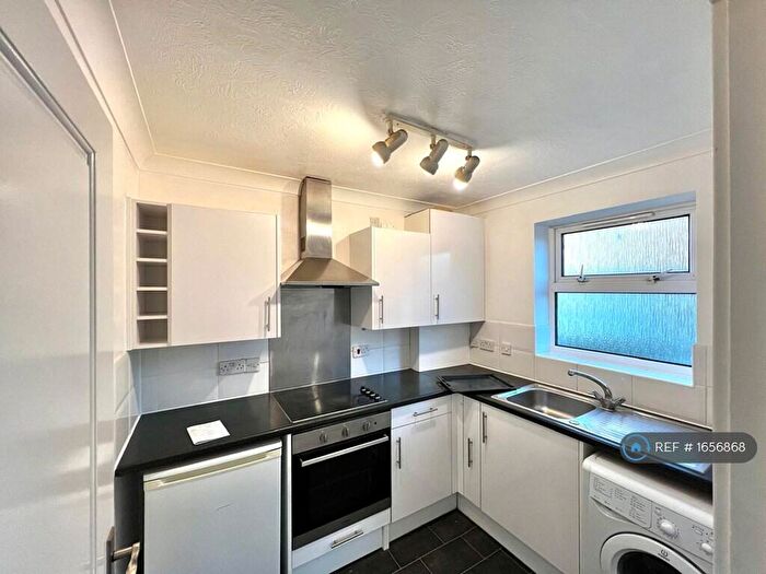 2 Bedroom Flat To Rent In Canning Road, Croydon, CR0