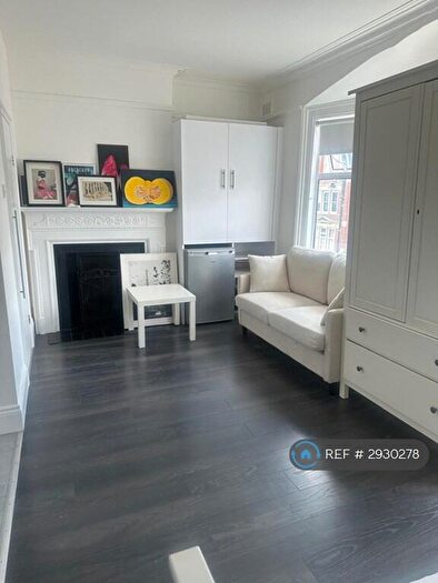Studio To Rent In Hillfield Park Mews, London, N10
