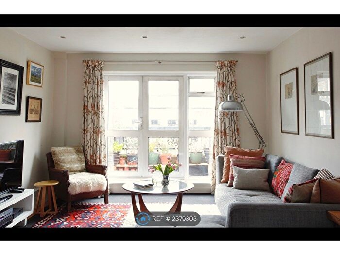 3 Bedroom Maisonette To Rent In Templeton Close, London, N16