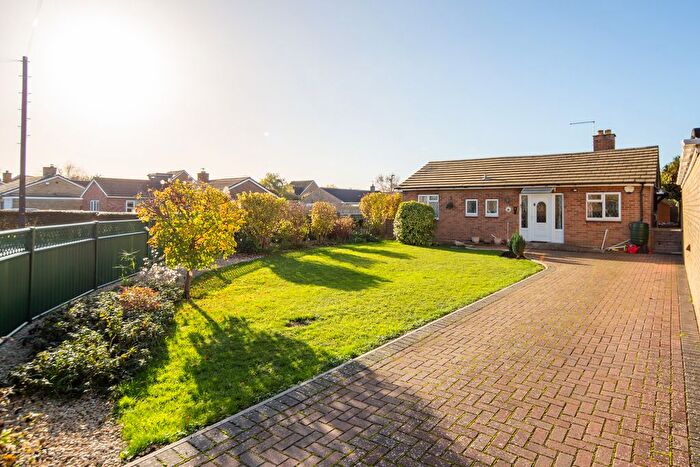 2 Bedroom Bungalow For Sale In Almond Road, Bicester, OX26