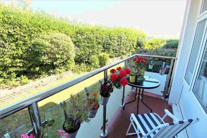 1 Bedroom Flat To Rent In Kingsway, Hove, BN3