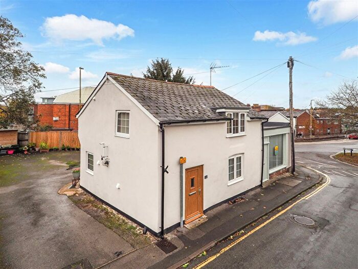 2 Bedroom Cottage For Sale In Dene Road, Andover, SP10