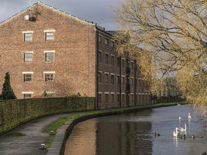 1 Bedroom Apartment To Rent In Flat, Canal Road, Riddlesden, BD20