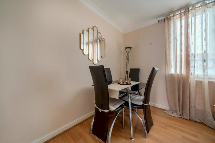 2 Bedroom Flat To Rent In Ann Street, London, SE18