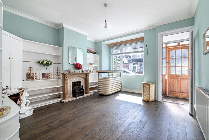 2 Bedroom Terraced House For Sale In North Avenue, London, N18