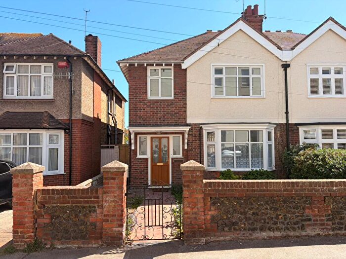 4 Bedroom Semi Detached House For Sale In Chapel Place, Ramsgate, CT11