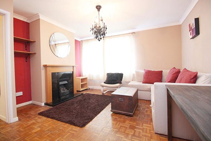 2 Bedroom Flat To Rent In Parsonage Gardens, Enfield, EN2