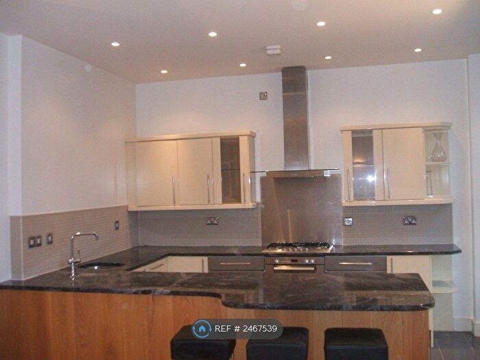 2 Bedroom Flat To Rent In Aigburth, Liverpool, L17