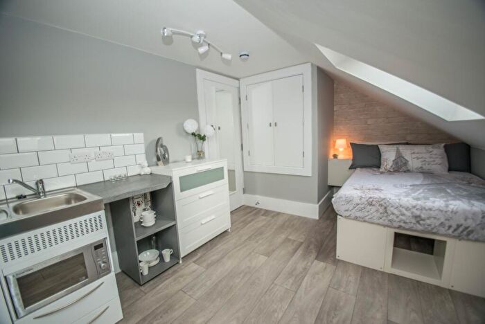 Studio To Rent In Harcourt Street, Luton, Bedfordshire, LU1