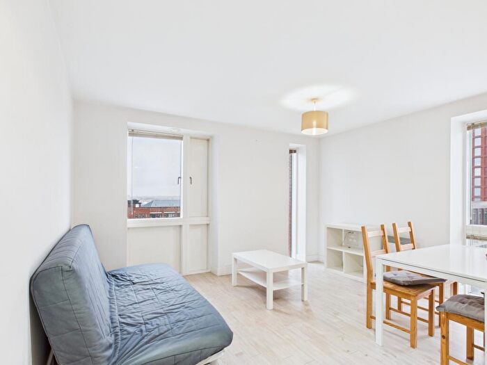 2 Bedroom Flat To Rent In Essex Street, City Centre, Birmingham, B5