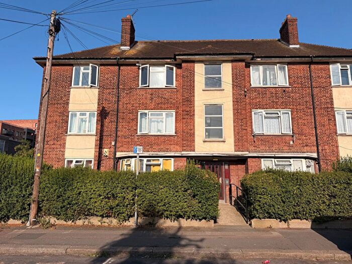 2 Bedroom Flat For Sale In Rectory Road, Dagenham, RM10
