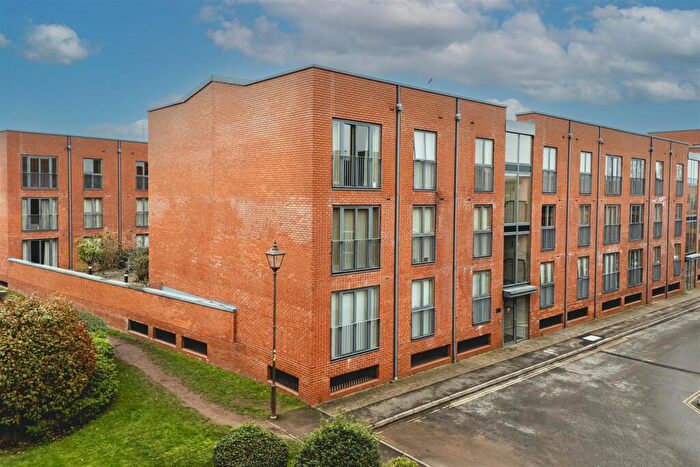 2 Bedroom Flat For Sale In Ascote Lane, Shirley, Solihull, B90