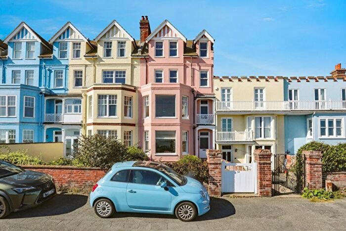 1 Bedroom Flat For Sale In Crag Path, Aldeburgh, IP15