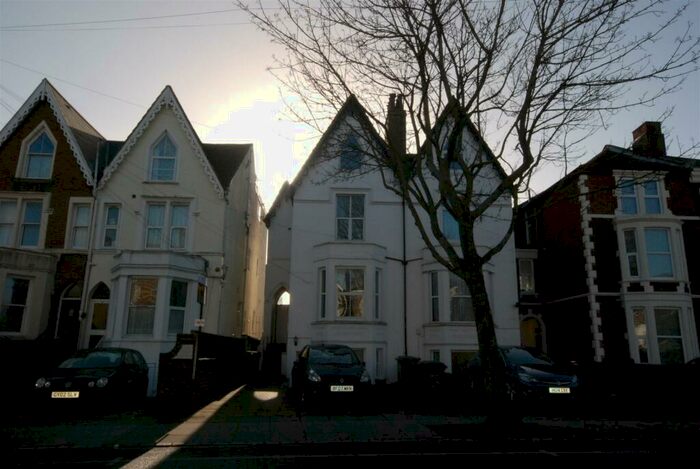 3 Bedroom Flat To Rent In Campbell Road, Southsea, PO5