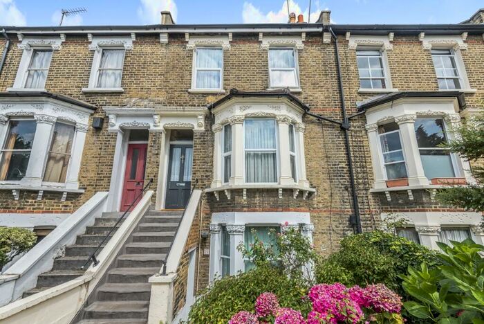 1 Bedroom Flat To Rent In St. Giles Road London, SE5
