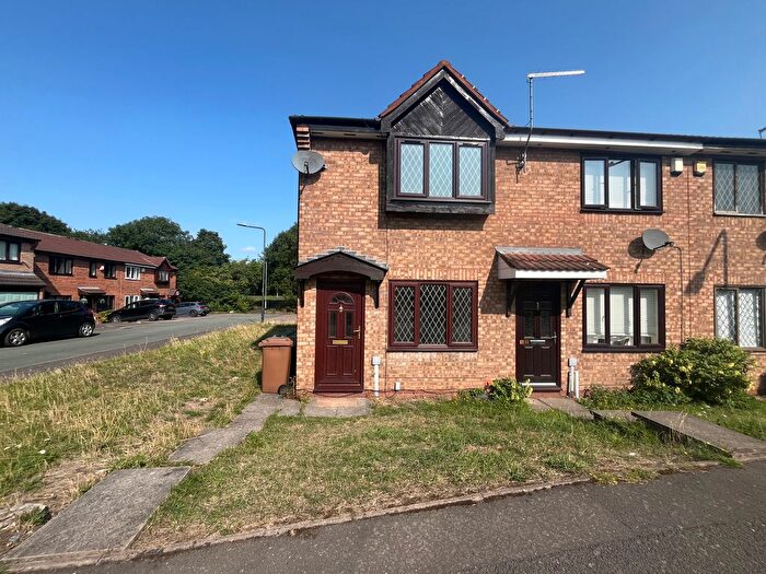 2 Bedroom Property To Rent In Peel Close, Darlaston, Wednesbury, WS10