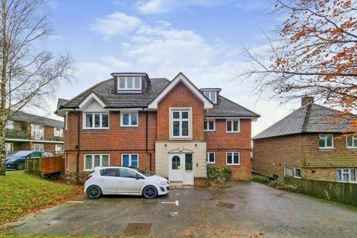 2 Bedroom Flat To Rent In Mutton Hall Hill, Heathfield, TN21