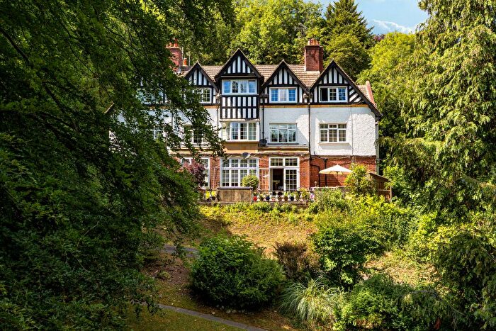 3 Bedroom Flat For Sale In Harestone Valley Road, Caterham, CR3