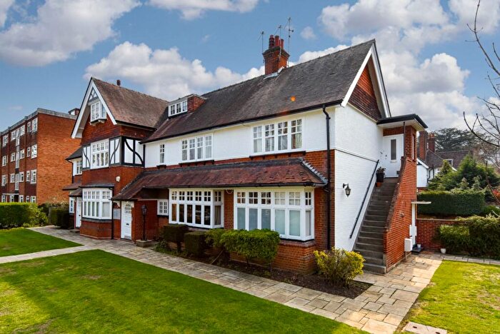 1 Bedroom Flat To Rent In Lovelace Road, Surbiton, KT6