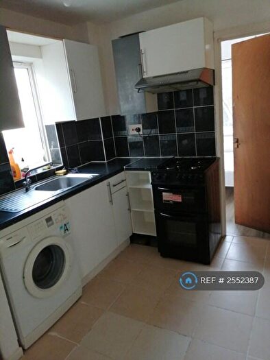 1 Bedroom Flat To Rent In Penlline Street, Cardiff, CF24