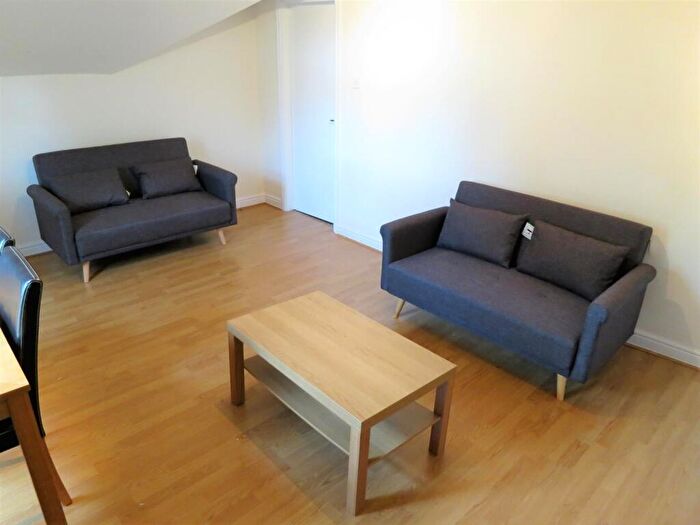 1 Bedroom Apartment To Rent In Mauldeth Road, Withington, M20