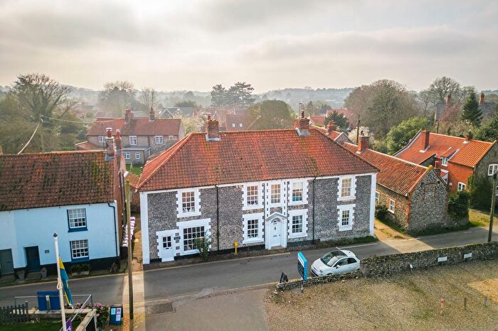 3 Bedroom Semi Detached House For Sale In High Street, Blakeney, Holt, NR25
