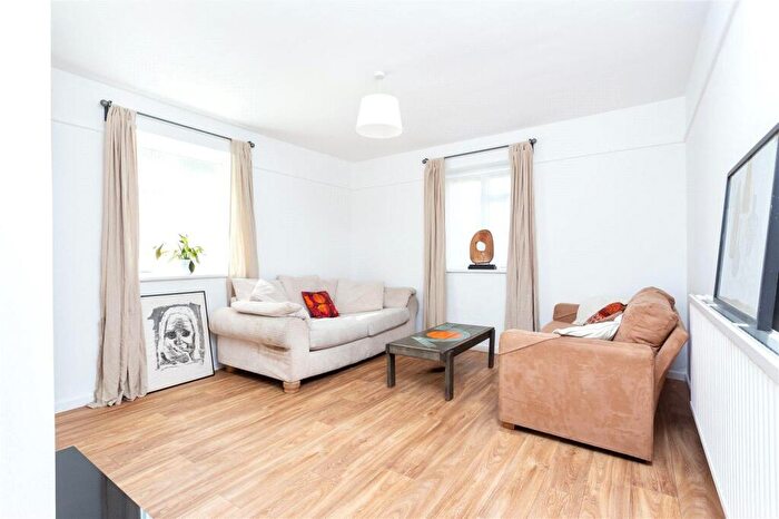 1 Bedroom Apartment To Rent In Seeley Drive, Sydenham, SE21