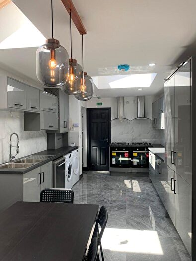 6 Bedroom Terraced House To Rent In Winnie Road, Birmingham, B29