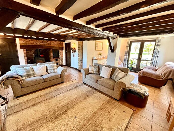 4 Bedroom Detached House For Sale In Flymoor Lane, Rocklands, NR17
