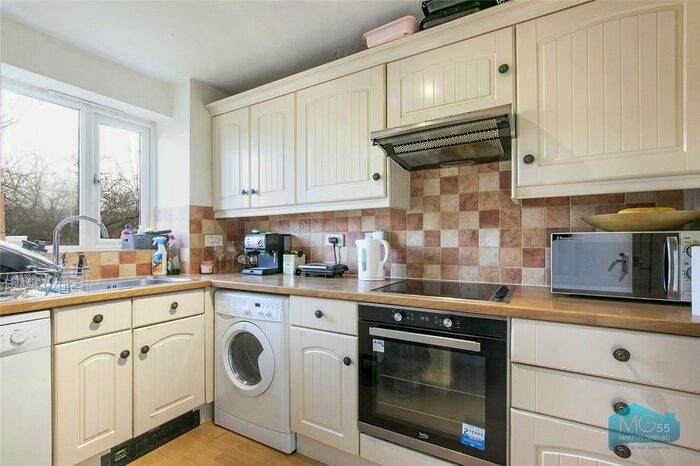 1 Bedroom Flat To Rent In Blackdown Close, East Finchley, N2