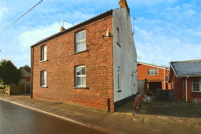 2 Bedroom Cottage To Rent In High Street, Scotter, Gainsborough, DN21