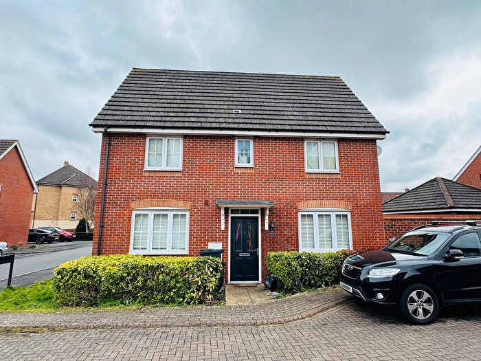 3 Bedroom Semi-Detached House To Rent In Culverhouse Road, Swindon, SN1