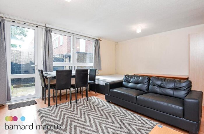 3 Bedroom Ground Maisonette To Rent In Westbridge Road, London, SW11