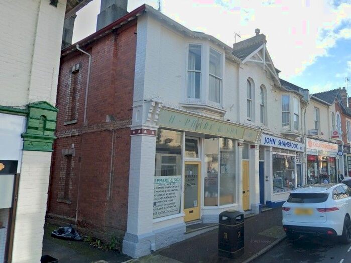2 Bedroom Maisonette To Rent In Walnut Road, Torquay, TQ2