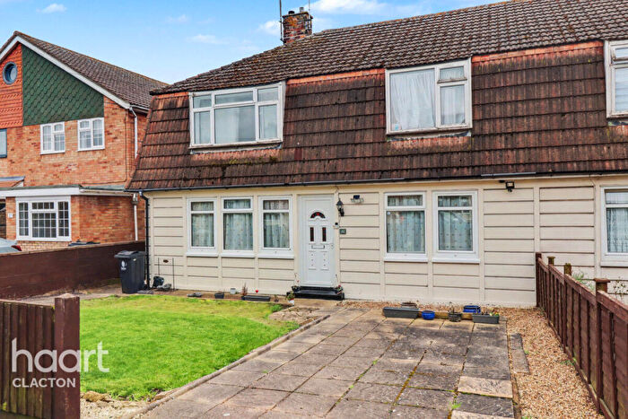 2 Bedroom Maisonette For Sale In Coopers Lane, Clacton-On-Sea, CO15