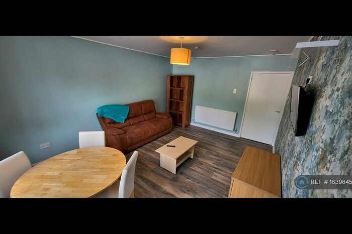 2 Bedroom Flat To Rent In Tollcross Road, Glasgow, G32