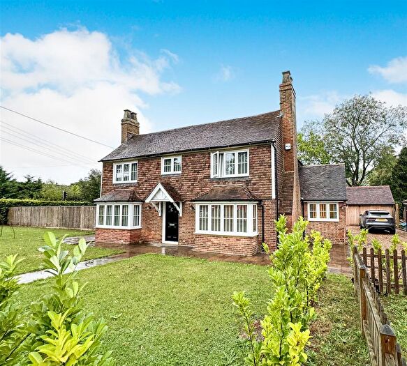 5 Bedroom Property For Sale In Kings Road, Headcorn, Ashford, TN27