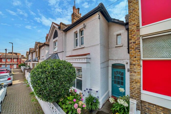 1 Bedroom End Of Terrace House To Rent In Verran Road, Balham, London, SW12