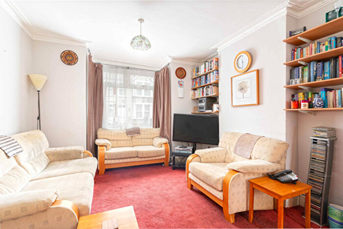 3 Bedroom End Of Terrace House To Rent In Pemdevon Road, London, CR0