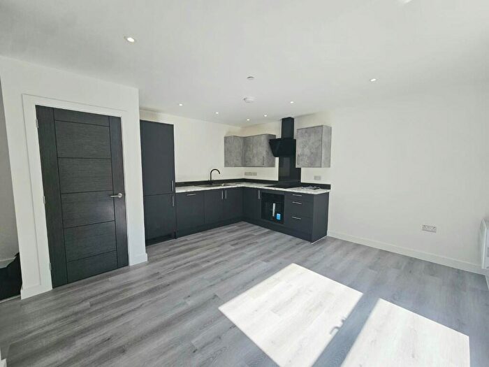 1 Bedroom Apartment To Rent In George Street, Hull, East Riding Of Yorkshire, HU1