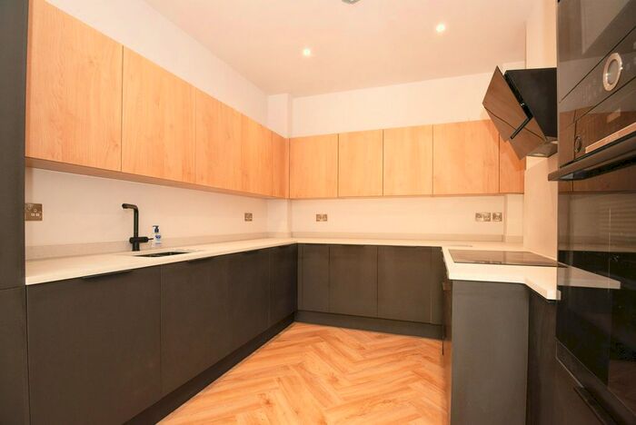 3 Bedroom Terraced House To Rent In Wyndham Road, Caerdydd, CF11