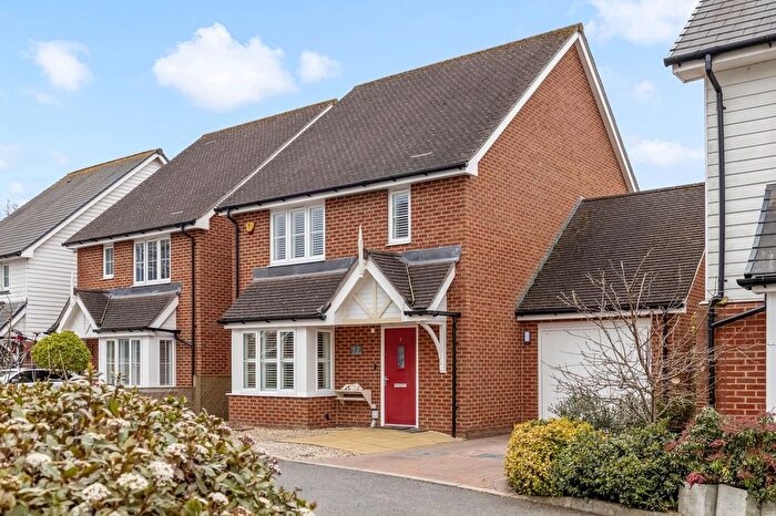 4 Bedroom Detached House For Sale In Oak Road, Billingshurst, RH14