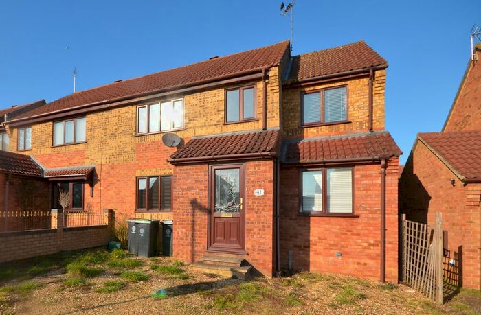 4 Bedroom Semi-Detached House To Rent In De-Ferneus Drive, Raunds, Northamptonshire, NN9