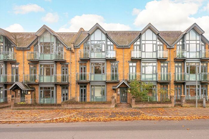2 Bedroom Flat To Rent In Putney Bridge Road, Putney Bridge Road, SW18