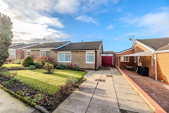 2 Bedroom Semi Detached Bungalow For Sale In Kinver Drive, Chapel Park, Newcastle Upon Tyne, NE5