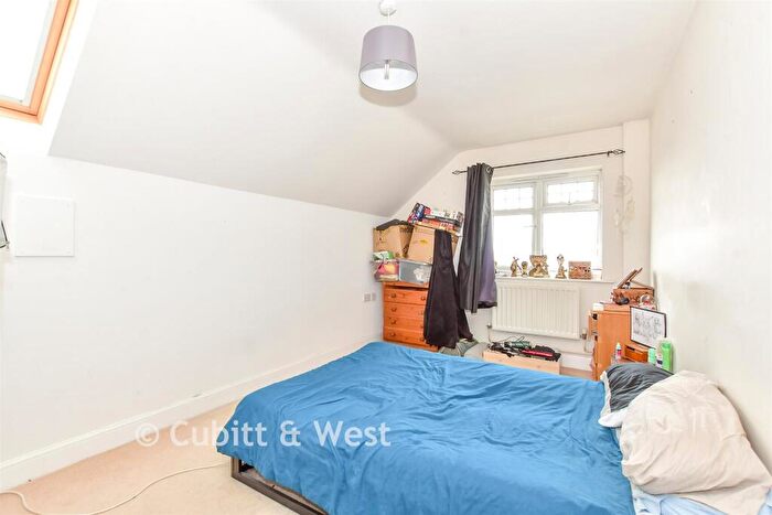 1 Bedroom Apartment For Sale In Stubbington Avenue, Portsmouth, Hampshire, PO2